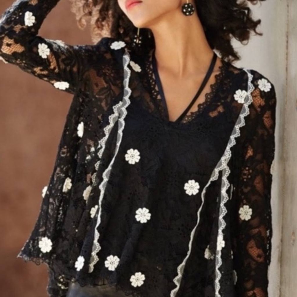NWT Alexis Cyndi V-Neck Semisheer Lace Top Sz XS
